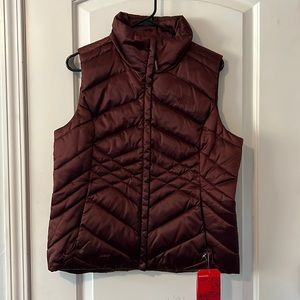 Northface - maroon puffer vest - size medium